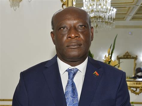 ministro da agricultura angola